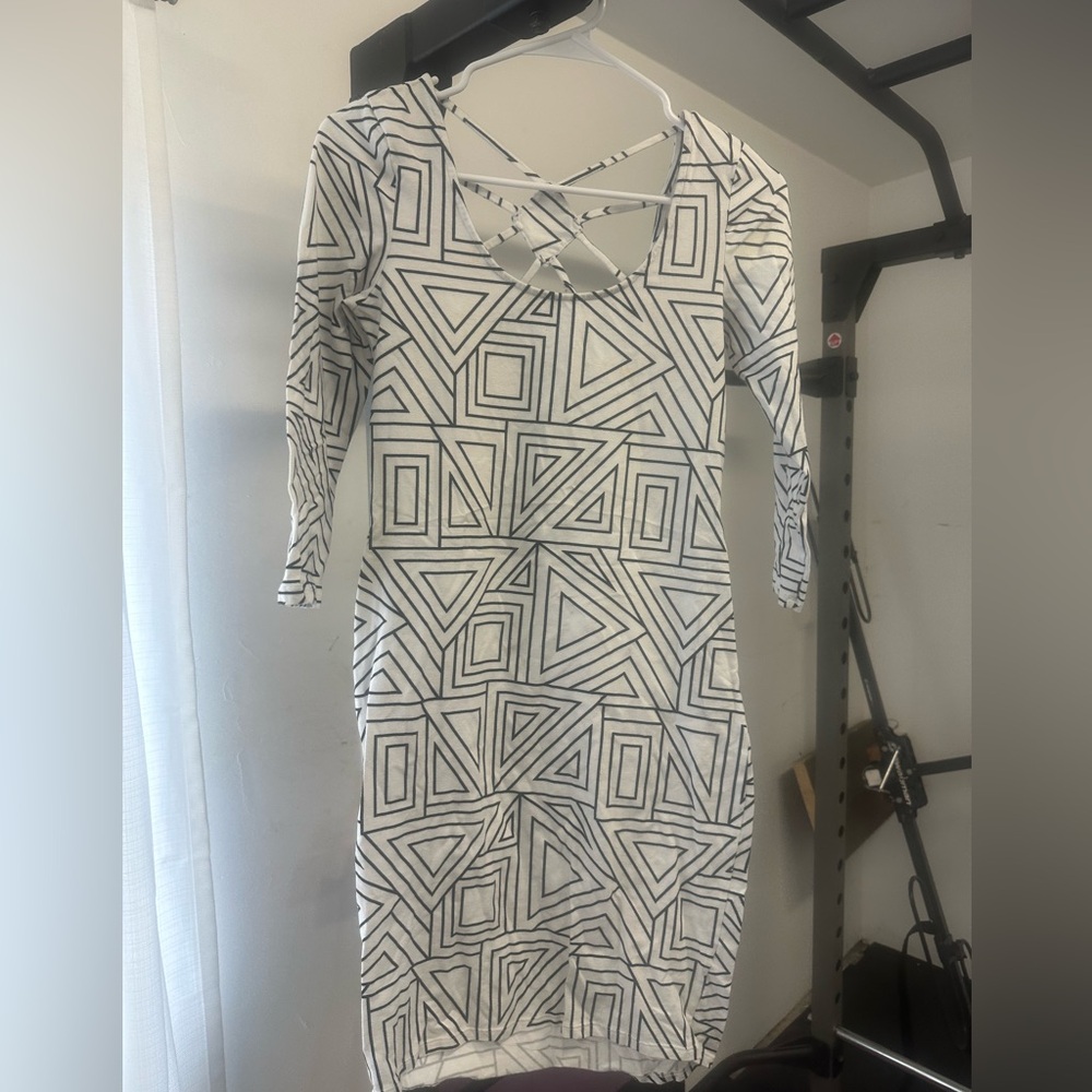 Geometric Patterned Dress - Picture 2 of 4
